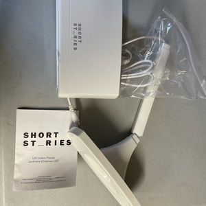 NWOT Short Stories LED Indoor Plant Growing System